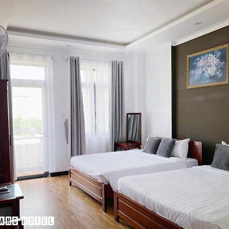 Hotel Khach San Minh Quang Phan Rang Exterior foto